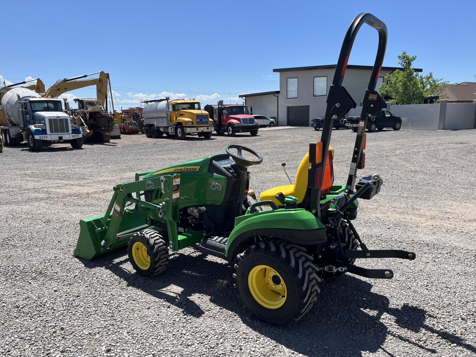 ./imagenes/INVOICE/2019/16954/TRACTOR JOHN DEERE 1023E (10).JPG